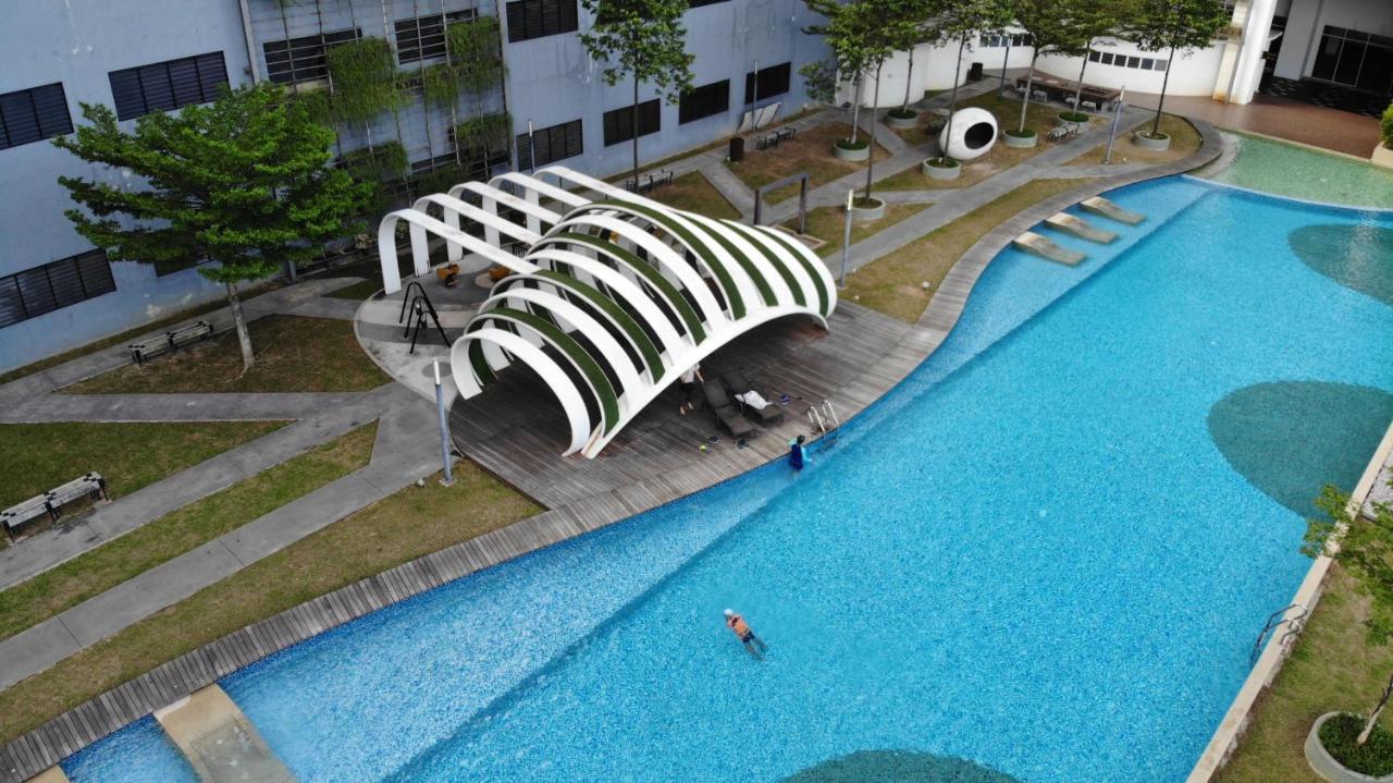 No.5 The Mint @ Puchong Center Near Ioi Mall Dış mekan fotoğraf